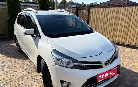 Toyota Verso I, 2014 год, 1 650 000 рублей, 3 фотография