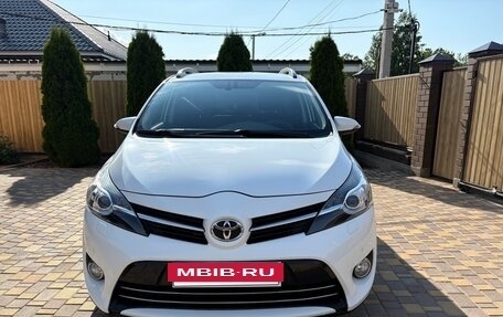 Toyota Verso I, 2014 год, 1 650 000 рублей, 5 фотография