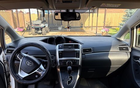 Toyota Verso I, 2014 год, 1 650 000 рублей, 10 фотография