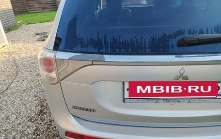 Mitsubishi Outlander III рестайлинг 3, 2013 год, 1 250 000 рублей, 5 фотография