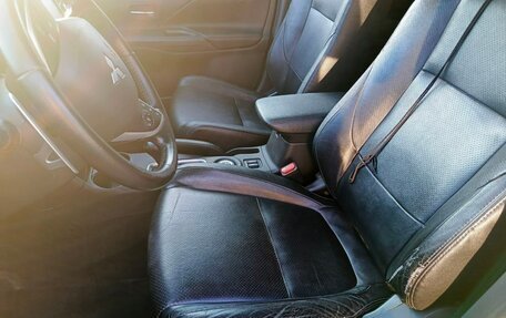 Mitsubishi Outlander III рестайлинг 3, 2013 год, 1 250 000 рублей, 8 фотография