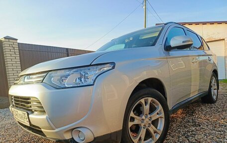Mitsubishi Outlander III рестайлинг 3, 2013 год, 1 250 000 рублей, 13 фотография