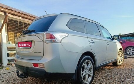 Mitsubishi Outlander III рестайлинг 3, 2013 год, 1 250 000 рублей, 15 фотография
