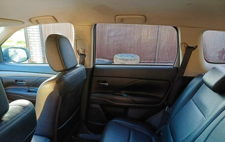 Mitsubishi Outlander III рестайлинг 3, 2013 год, 1 250 000 рублей, 26 фотография