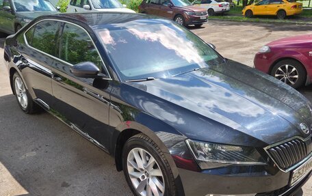 Skoda Superb III рестайлинг, 2018 год, 2 300 000 рублей, 2 фотография