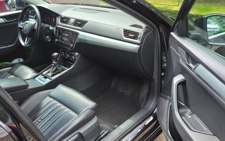 Skoda Superb III рестайлинг, 2018 год, 2 300 000 рублей, 13 фотография