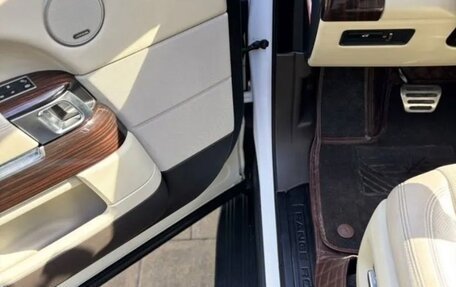 Land Rover Range Rover IV рестайлинг, 2013 год, 4 000 000 рублей, 17 фотография