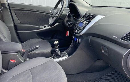 Hyundai Solaris II рестайлинг, 2013 год, 830 000 рублей, 13 фотография