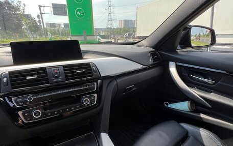 BMW 3 серия, 2018 год, 2 700 000 рублей, 13 фотография