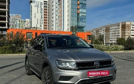 Volkswagen Tiguan II, 2019 год, 2 850 000 рублей, 3 фотография