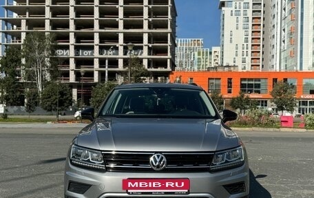 Volkswagen Tiguan II, 2019 год, 2 850 000 рублей, 2 фотография