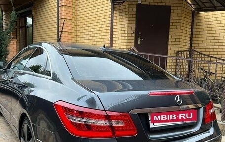 Mercedes-Benz E-Класс, 2010 год, 1 300 000 рублей, 2 фотография