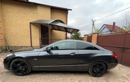 Mercedes-Benz E-Класс, 2010 год, 1 300 000 рублей, 4 фотография
