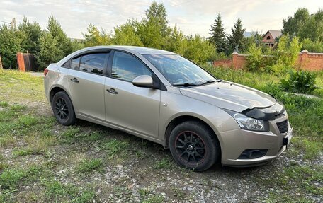 Chevrolet Cruze II, 2010 год, 610 000 рублей, 8 фотография