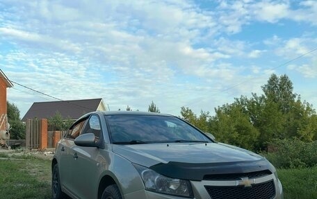 Chevrolet Cruze II, 2010 год, 610 000 рублей, 4 фотография