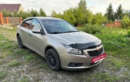 Chevrolet Cruze II, 2010 год, 610 000 рублей, 3 фотография