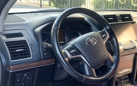 Toyota Land Cruiser Prado 150 рестайлинг 2, 2020 год, 5 680 000 рублей, 6 фотография