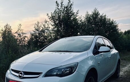 Opel Astra J, 2013 год, 820 000 рублей, 3 фотография