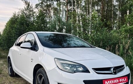 Opel Astra J, 2013 год, 820 000 рублей, 2 фотография