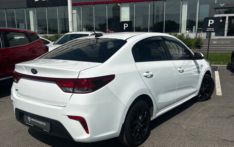 KIA Rio IV, 2018 год, 945 000 рублей, 2 фотография