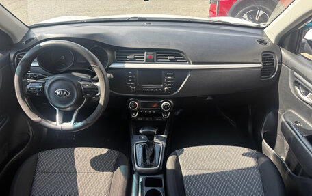 KIA Rio IV, 2018 год, 945 000 рублей, 13 фотография