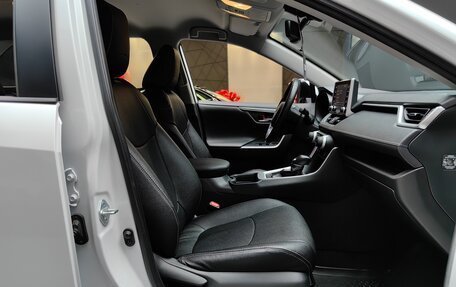 Toyota RAV4, 2020 год, 3 158 000 рублей, 27 фотография