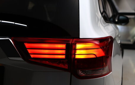 Mitsubishi Outlander III рестайлинг 3, 2018 год, 1 782 000 рублей, 14 фотография