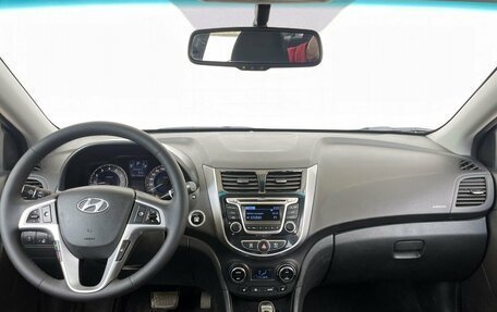 Hyundai Solaris II рестайлинг, 2015 год, 1 098 000 рублей, 11 фотография