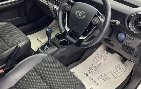 Toyota Aqua I, 2017 год, 1 329 000 рублей, 13 фотография