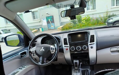 Mitsubishi Pajero Sport II рестайлинг, 2011 год, 2 200 000 рублей, 10 фотография