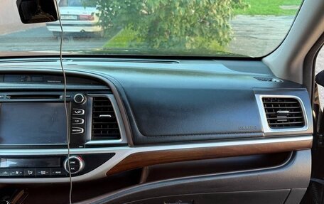 Toyota Highlander III, 2015 год, 3 600 000 рублей, 7 фотография