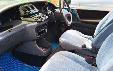 Toyota Estima III рестайлинг -2, 1995 год, 400 000 рублей, 14 фотография