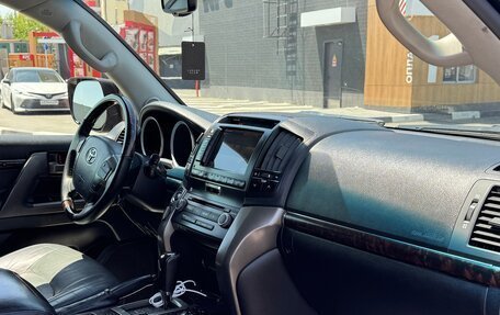 Toyota Land Cruiser 200, 2010 год, 2 850 000 рублей, 11 фотография