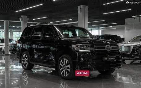 Toyota Land Cruiser 200, 2018 год, 6 700 000 рублей, 2 фотография