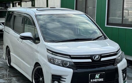 Toyota Voxy III, 2016 год, 1 720 000 рублей, 1 фотография