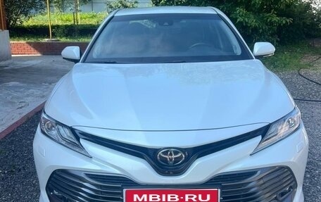 Toyota Camry, 2020 год, 3 300 000 рублей, 1 фотография