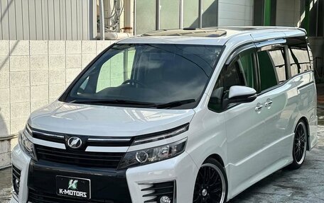 Toyota Voxy III, 2016 год, 1 720 000 рублей, 3 фотография