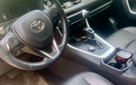 Toyota RAV4, 2019 год, 2 500 000 рублей, 3 фотография
