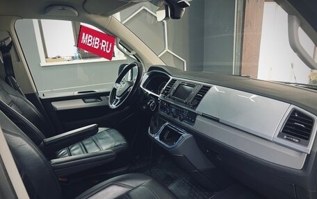 Volkswagen Multivan T6 рестайлинг, 2018 год, 4 500 000 рублей, 9 фотография