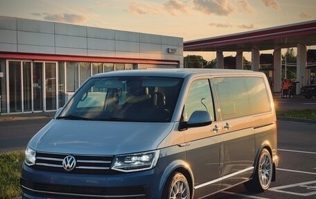 Volkswagen Multivan T6 рестайлинг, 2018 год, 4 500 000 рублей, 10 фотография