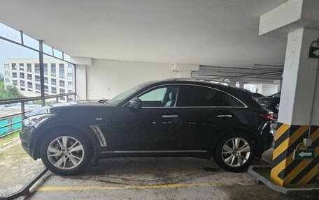 Infiniti QX70, 2015 год, 2 420 000 рублей, 2 фотография