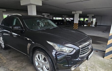 Infiniti QX70, 2015 год, 2 420 000 рублей, 5 фотография