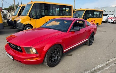 Ford Mustang VI рестайлинг, 2004 год, 1 550 000 рублей, 2 фотография