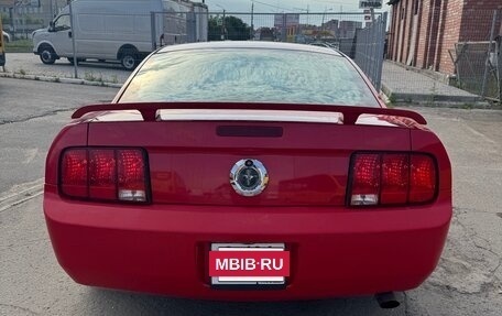 Ford Mustang VI рестайлинг, 2004 год, 1 550 000 рублей, 3 фотография
