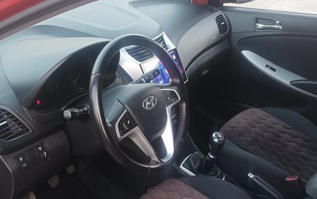 Hyundai Solaris II рестайлинг, 2011 год, 700 000 рублей, 7 фотография