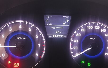 Hyundai Solaris II рестайлинг, 2011 год, 700 000 рублей, 12 фотография