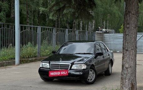 Mercedes-Benz C-Класс, 1997 год, 250 000 рублей, 2 фотография