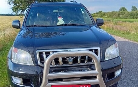 Toyota Land Cruiser Prado 120 рестайлинг, 2005 год, 2 100 000 рублей, 2 фотография