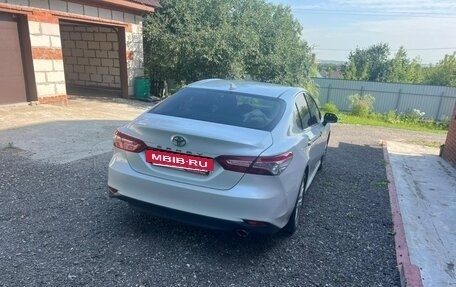 Toyota Camry, 2020 год, 3 300 000 рублей, 5 фотография
