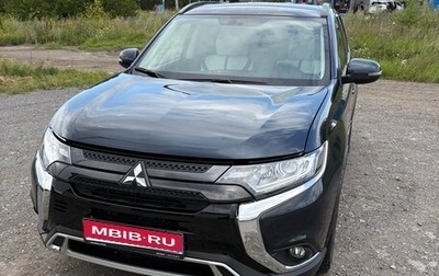 Mitsubishi Outlander III рестайлинг 3, 2022 год, 2 600 000 рублей, 1 фотография